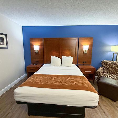 Comfort Inn & Suites St Louis-ヘーゼルウッド エクステリア 写真