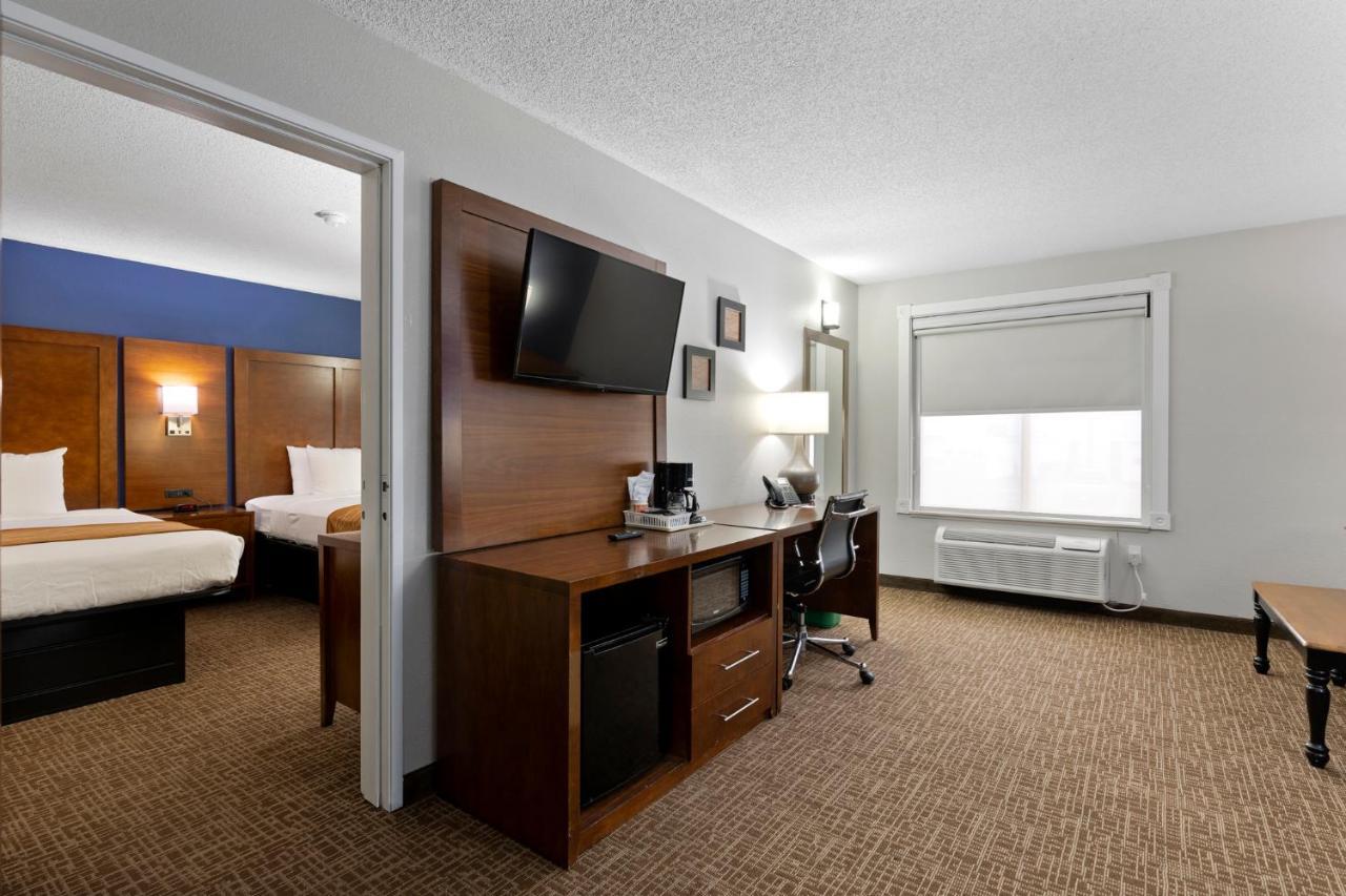 Comfort Inn & Suites St Louis-ヘーゼルウッド エクステリア 写真