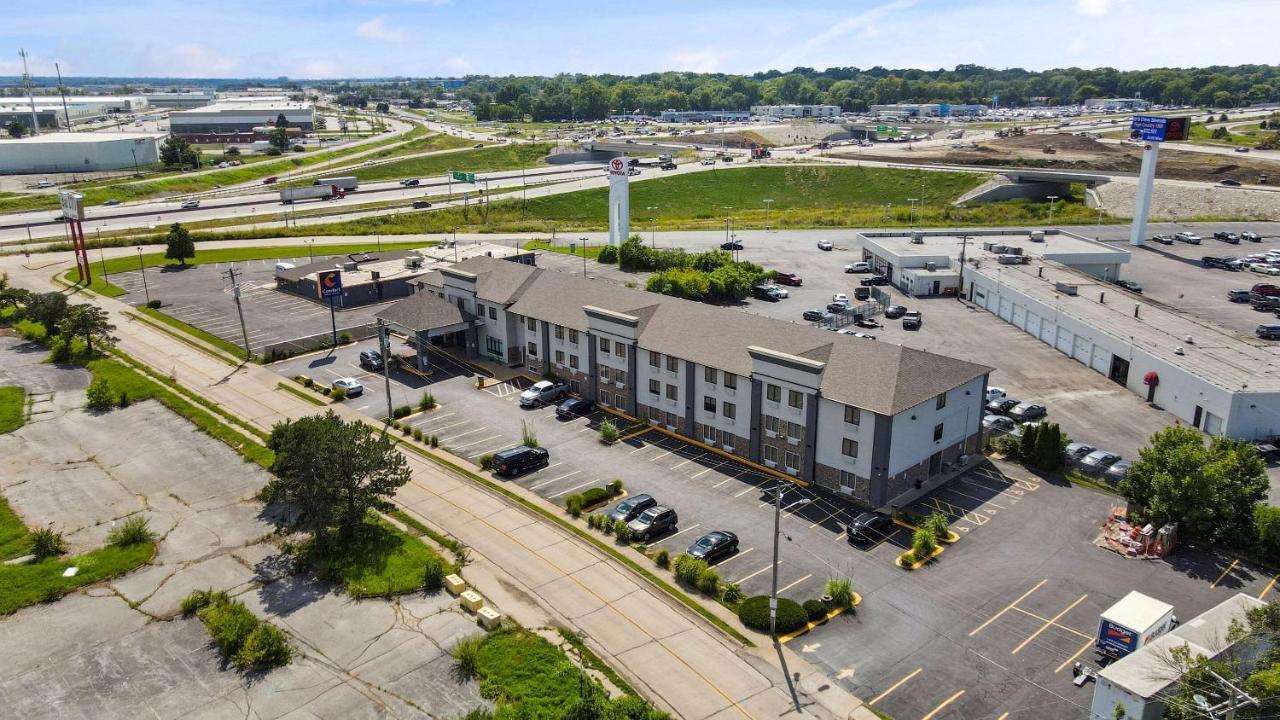 Comfort Inn & Suites St Louis-ヘーゼルウッド エクステリア 写真