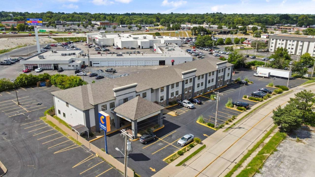 Comfort Inn & Suites St Louis-ヘーゼルウッド エクステリア 写真