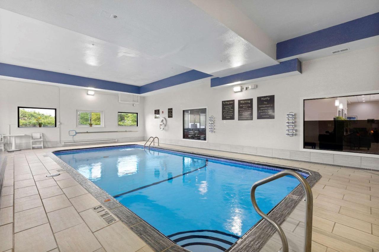 Comfort Inn & Suites St Louis-ヘーゼルウッド エクステリア 写真
