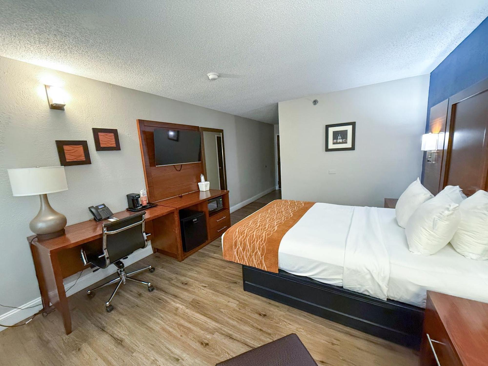Comfort Inn & Suites St Louis-ヘーゼルウッド エクステリア 写真