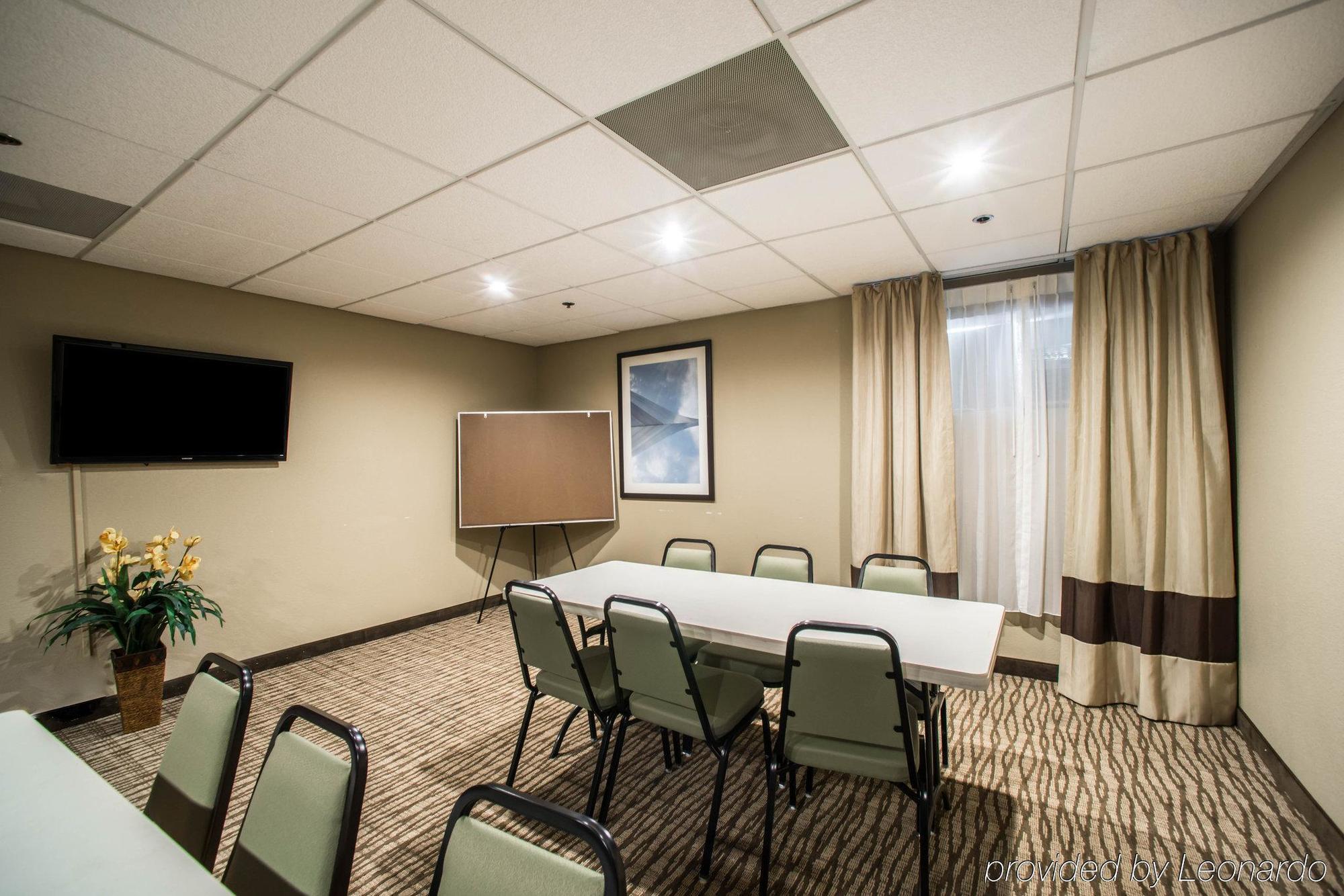 Comfort Inn & Suites St Louis-ヘーゼルウッド エクステリア 写真