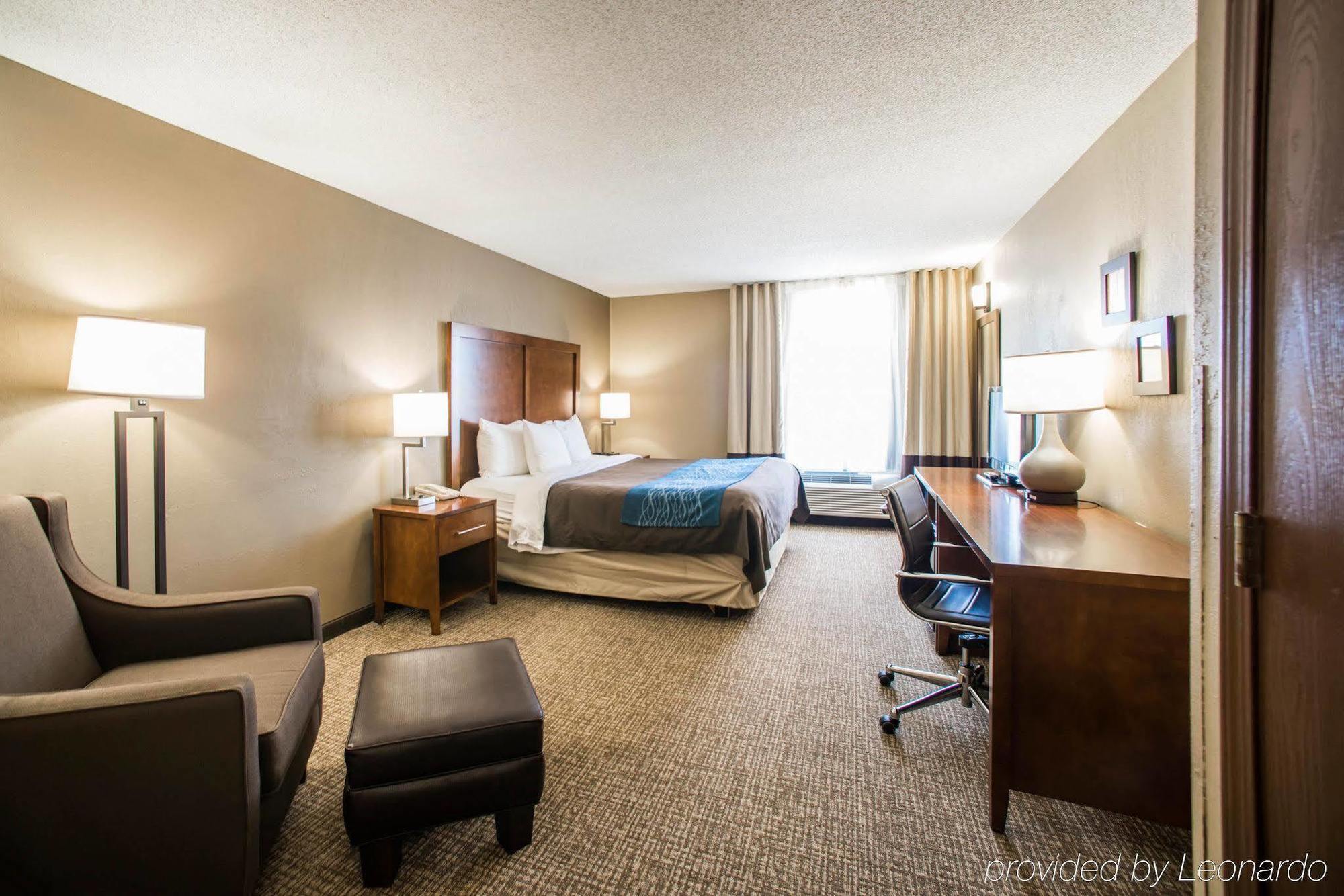 Comfort Inn & Suites St Louis-ヘーゼルウッド エクステリア 写真