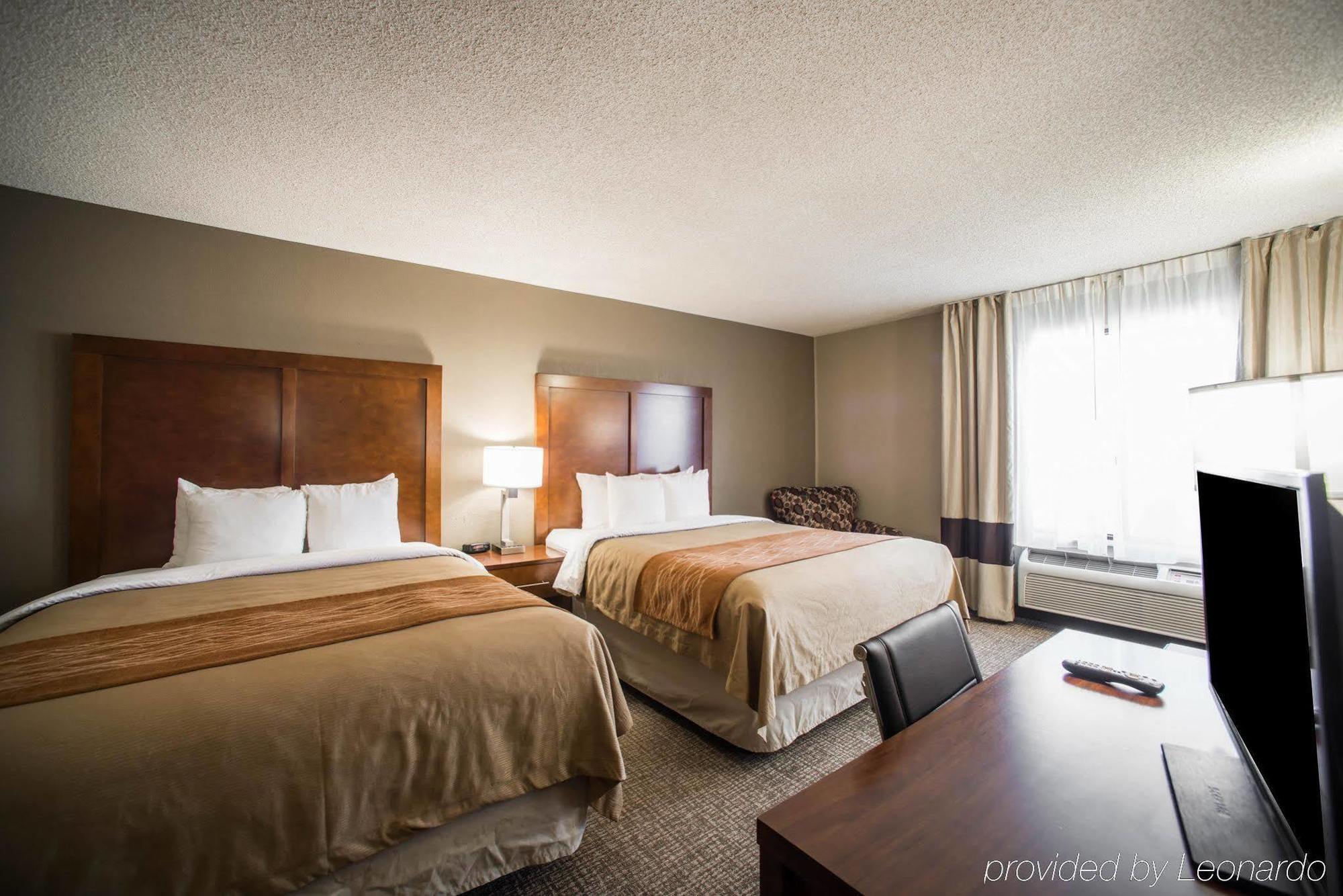Comfort Inn & Suites St Louis-ヘーゼルウッド エクステリア 写真