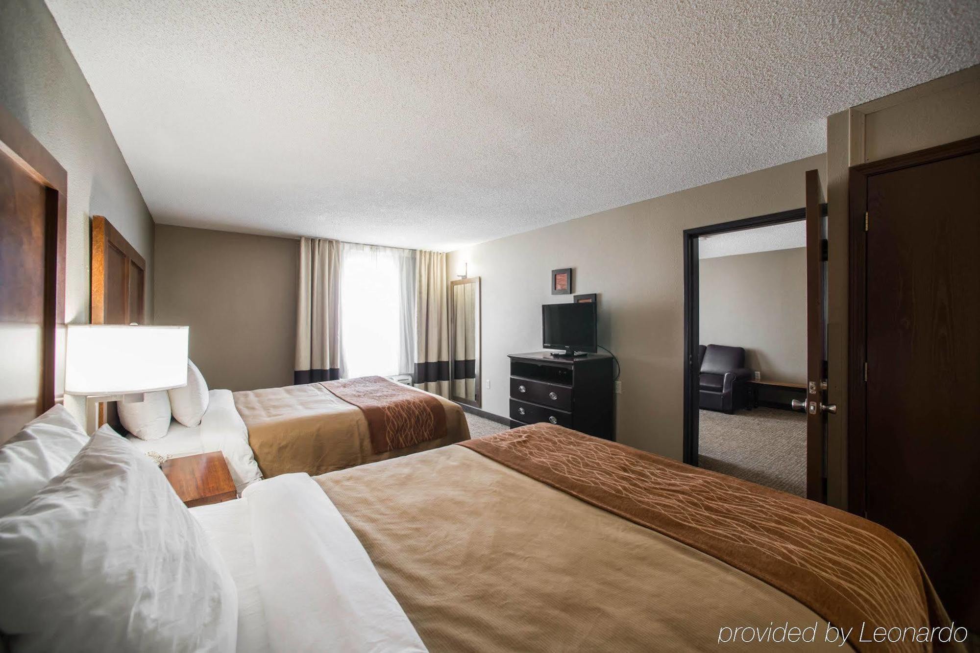 Comfort Inn & Suites St Louis-ヘーゼルウッド エクステリア 写真