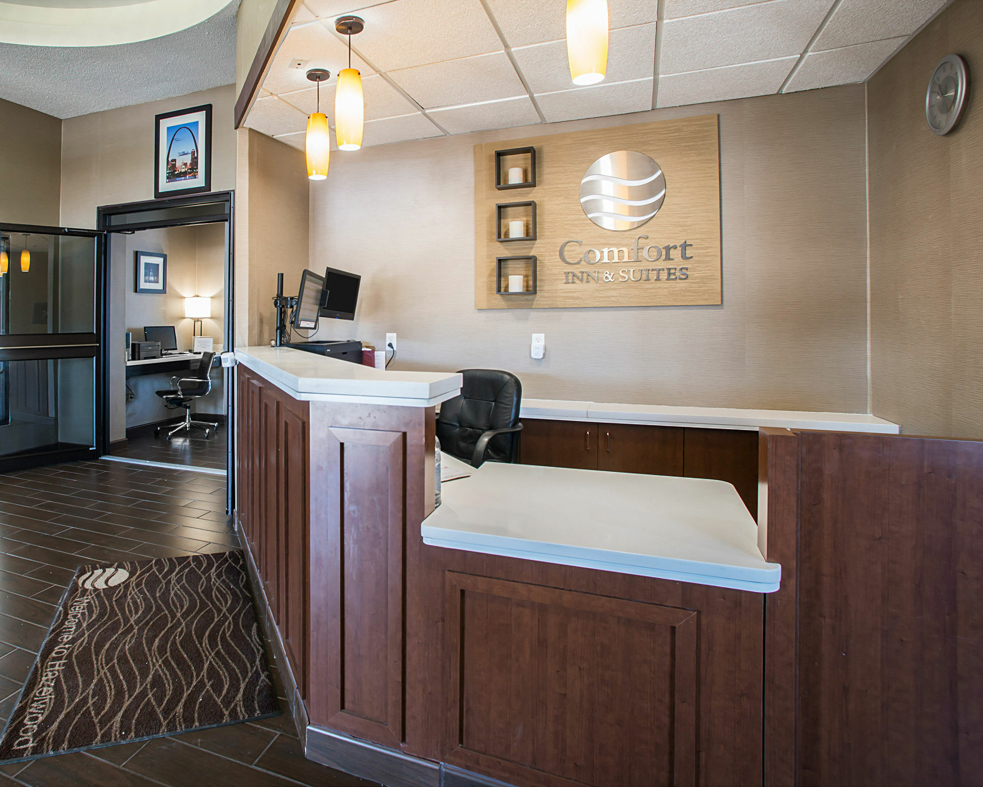 Comfort Inn & Suites St Louis-ヘーゼルウッド エクステリア 写真